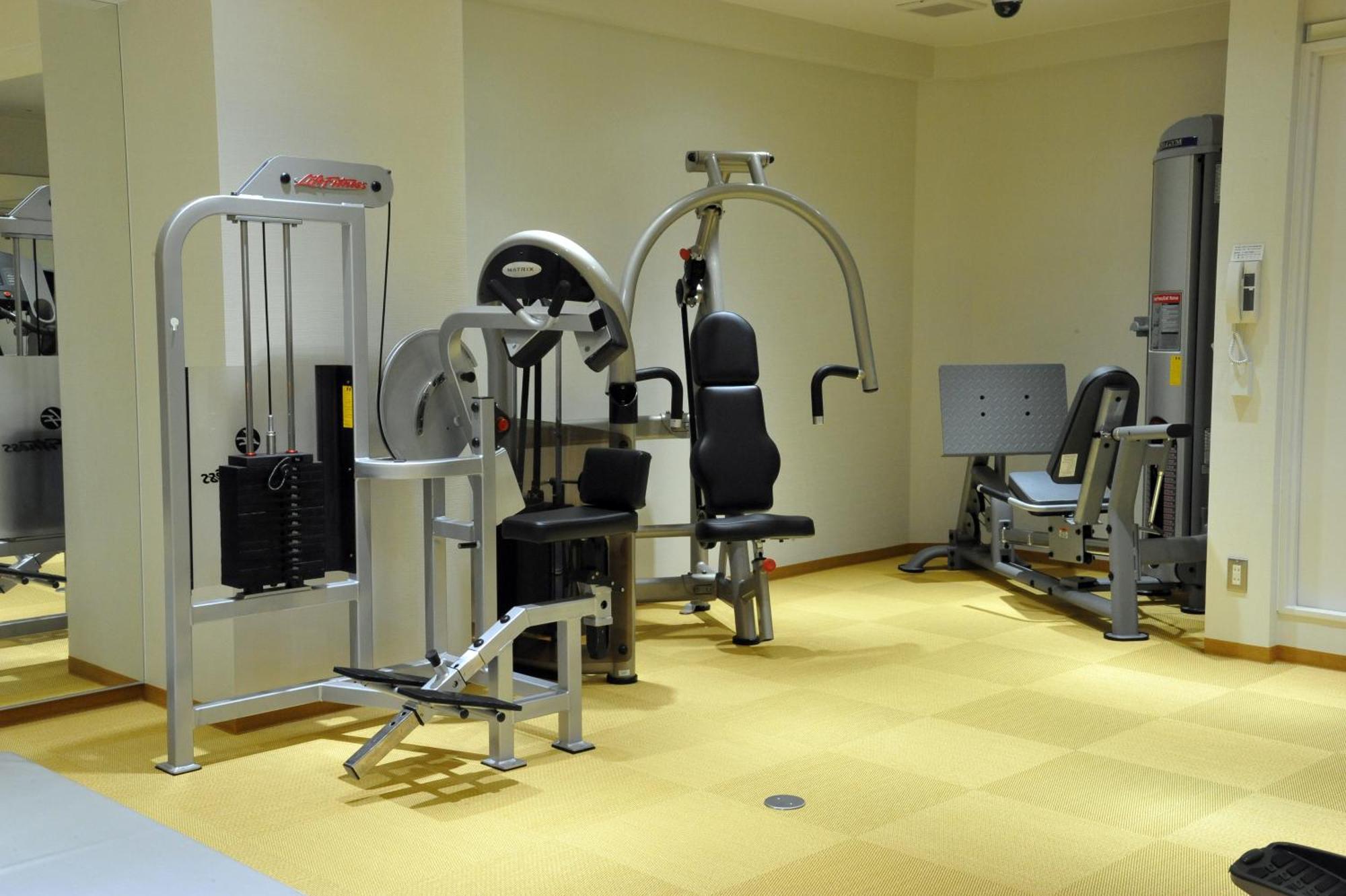 Kyoto Tokyu Hotel Zewnętrze zdjęcie A typical gym