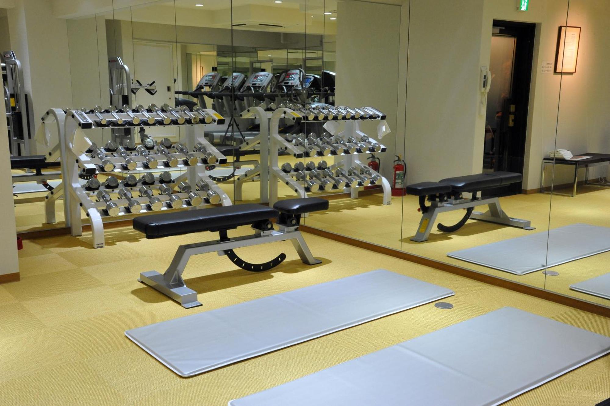 Kyoto Tokyu Hotel Zewnętrze zdjęcie A weight bench